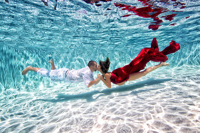 This Photographer Is Changing Maternity Photography With His Underwater Mermaid Moms This Photographer Is Changing Maternity Photography With His Underwater Mermaid Moms