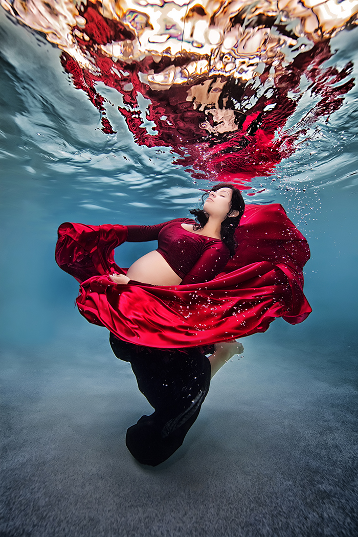 This Photographer Is Changing Maternity Photography With His Underwater Mermaid Moms This Photographer Is Changing Maternity Photography With His Underwater Mermaid Moms