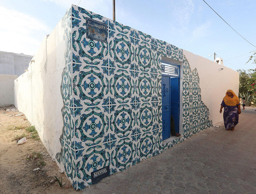 150 Street Artists From 30 Countries Turn Old Tunisian Village Into Outdoor Art Gallery 150 Street Artists From 30 Countries Turn Old Tunisian Village Into Outdoor Art Gallery