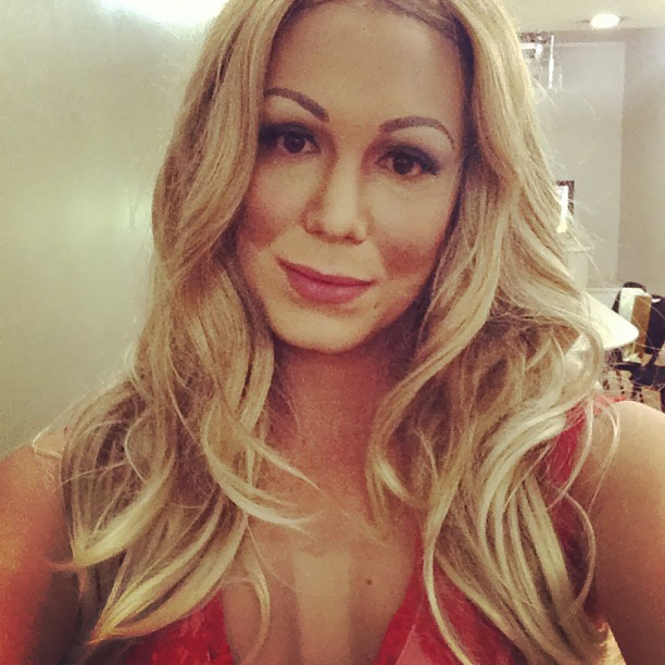 Guy Uses Makeup To Transform Himself Into Female Hollywood Celebrities Guy Uses Makeup To Transform Himself Into Female Hollywood Celebrities