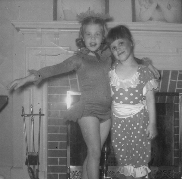 Daughter Puts Herself Into Her Mother’s Childhood Photos