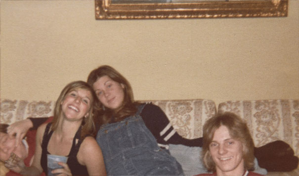 Daughter Puts Herself Into Her Mother’s Childhood Photos