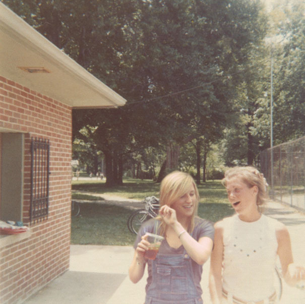 Daughter Puts Herself Into Her Mother’s Childhood Photos