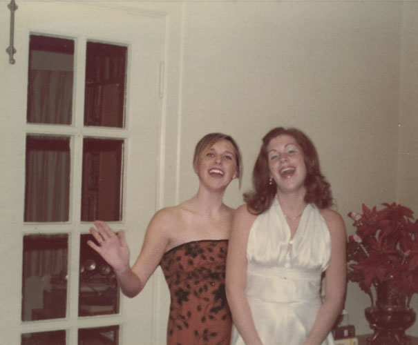 Daughter Puts Herself Into Her Mother’s Childhood Photos