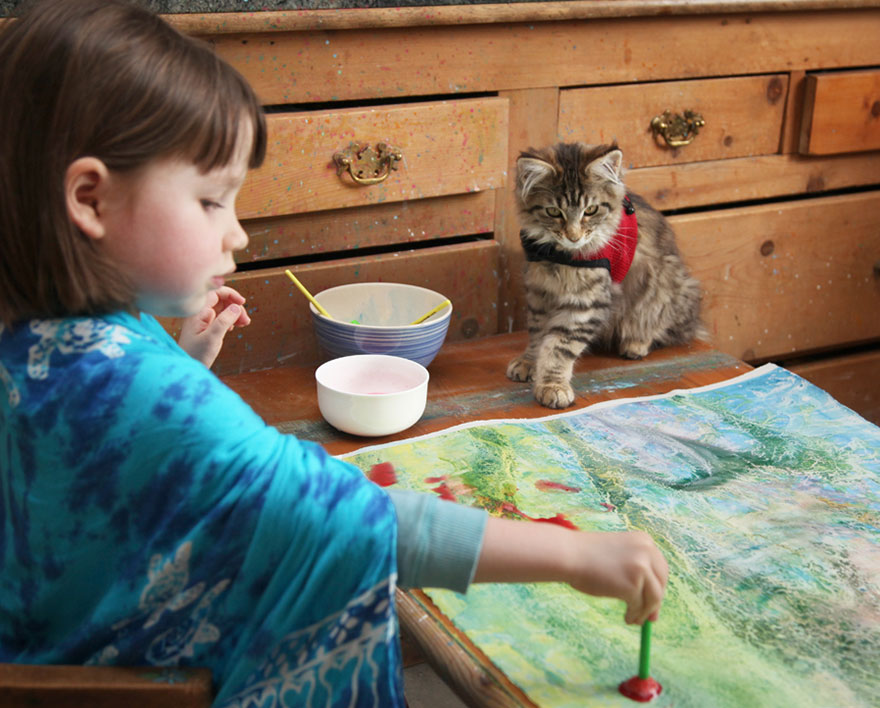 Heartwarming Friendship Of A 5-Year-Old Girl With Autism And Her Therapy Cat