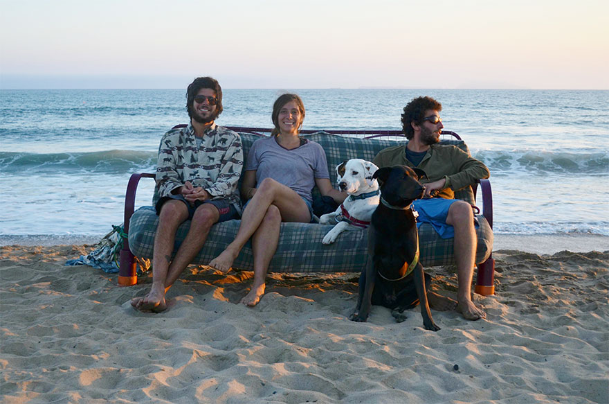 Couch Surfing In The USA: Three Friends, Two Dogs And One Couch Couch Surfing In The USA: Three Friends, Two Dogs And One Couch
