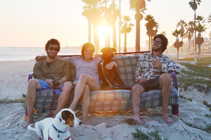 Couch Surfing In The USA: Three Friends, Two Dogs And One Couch Couch Surfing In The USA: Three Friends, Two Dogs And One Couch