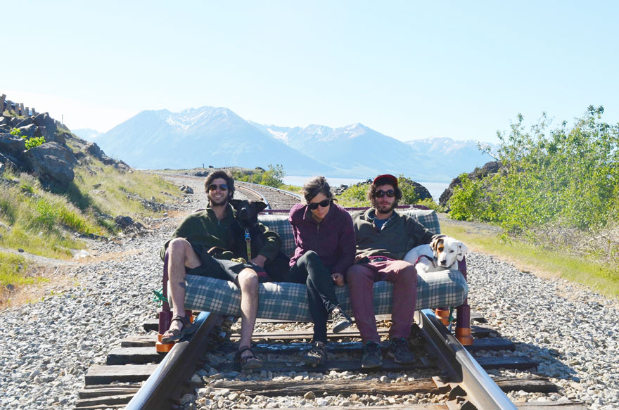 Couch Surfing In The USA: Three Friends, Two Dogs And One Couch Couch Surfing In The USA: Three Friends, Two Dogs And One Couch