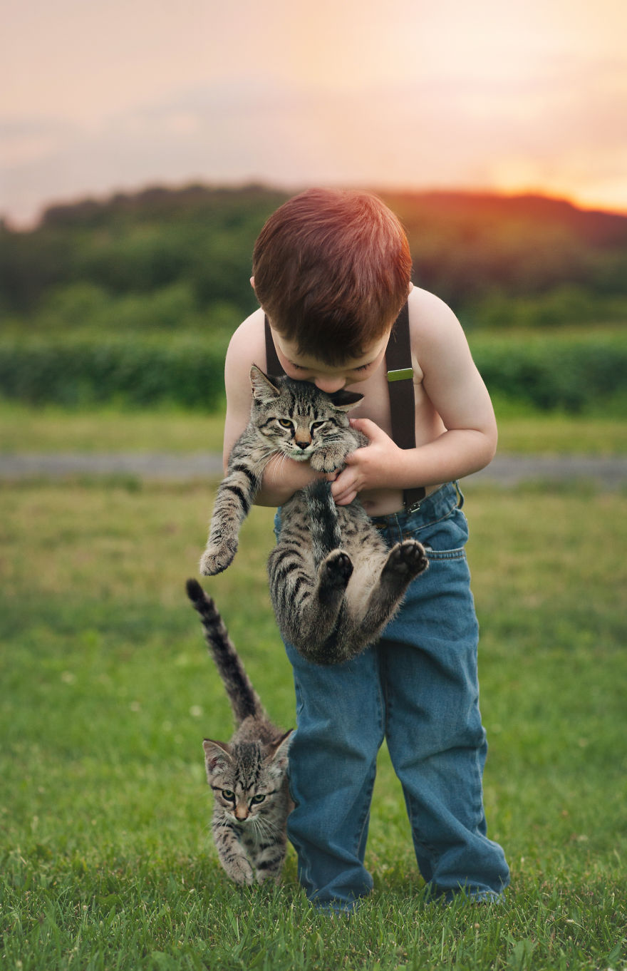 179 Heartwarming Photos Of Kids Playing With Their Cats 179 Heartwarming Photos Of Kids Playing With Their Cats
