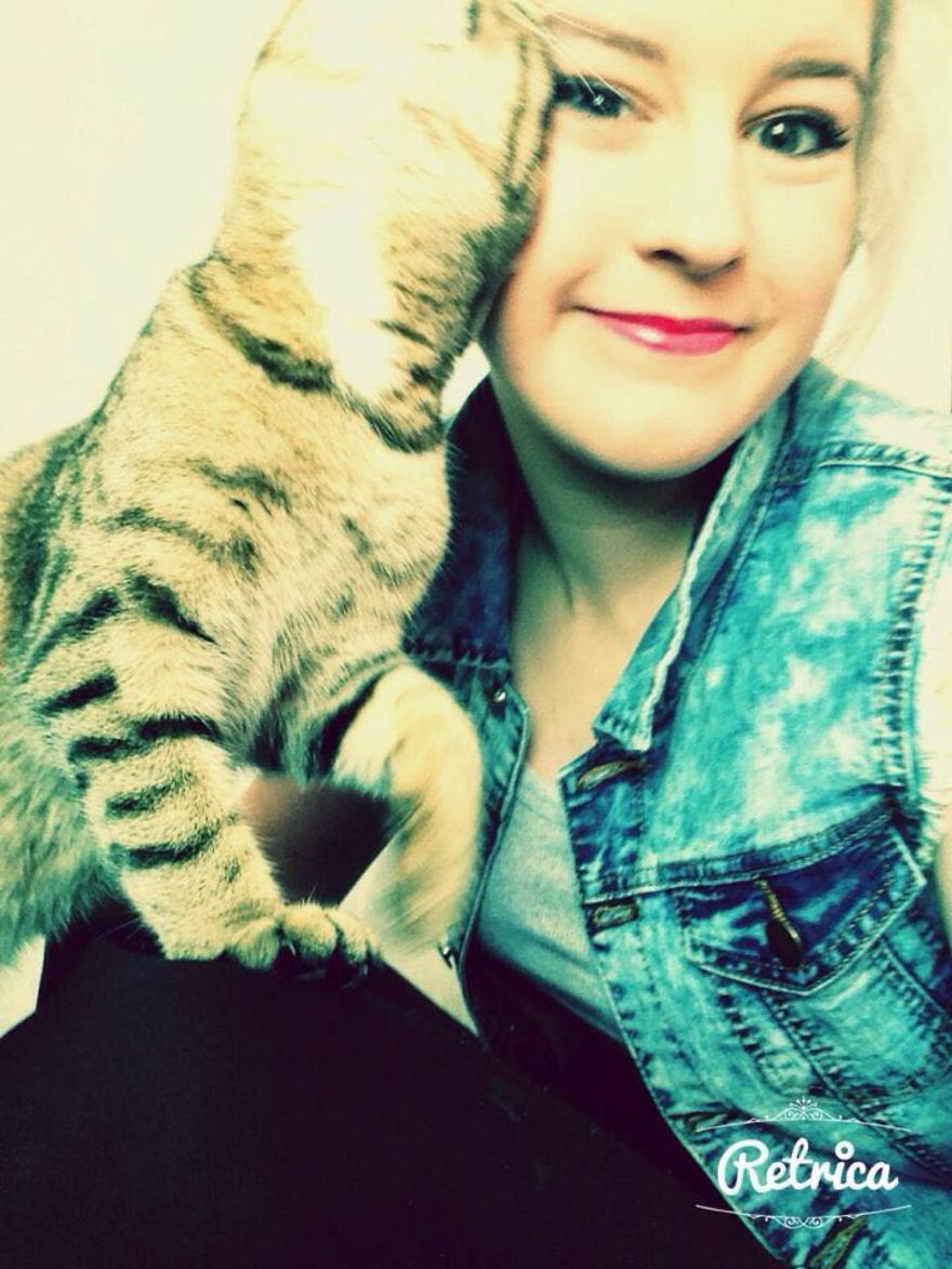 179 Heartwarming Photos Of Kids Playing With Their Cats 179 Heartwarming Photos Of Kids Playing With Their Cats