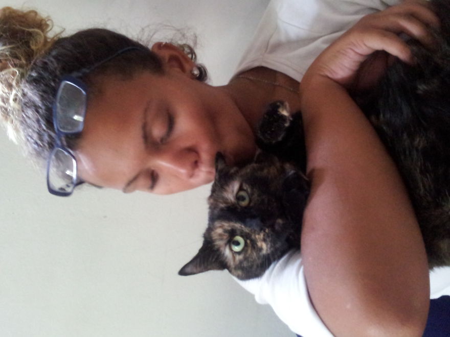 179 Heartwarming Photos Of Kids Playing With Their Cats 179 Heartwarming Photos Of Kids Playing With Their Cats