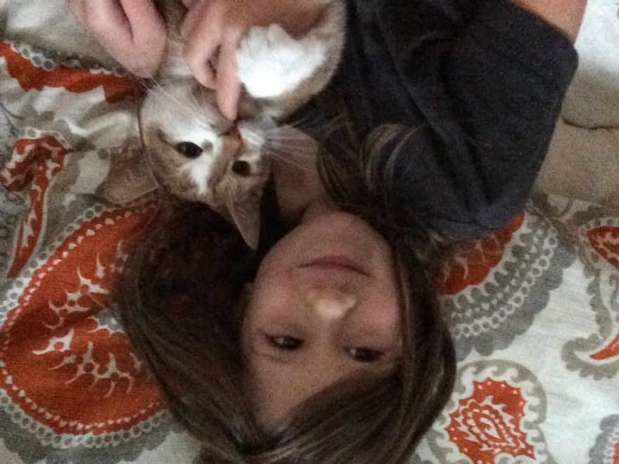 179 Heartwarming Photos Of Kids Playing With Their Cats 179 Heartwarming Photos Of Kids Playing With Their Cats