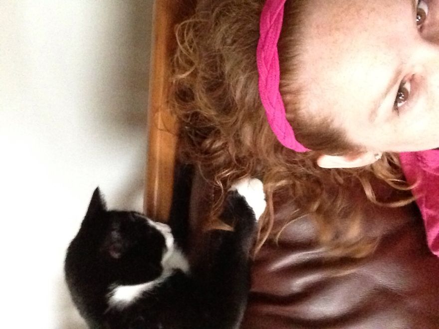 179 Heartwarming Photos Of Kids Playing With Their Cats 179 Heartwarming Photos Of Kids Playing With Their Cats