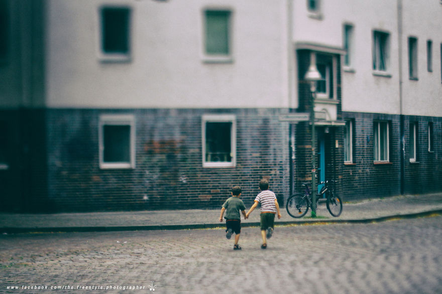 My DIY Tilt-Shift Photography With A Broken Lens