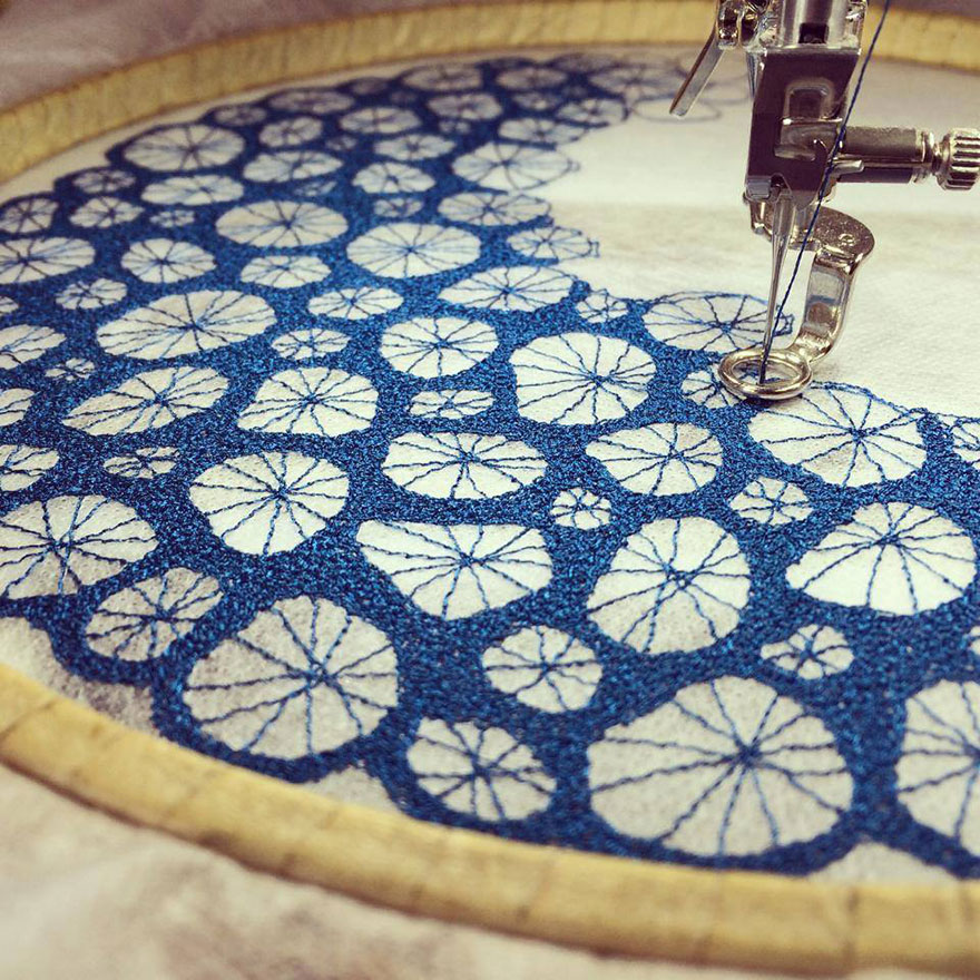 Artist Uses Home Sewing Machine To Capture Nature’s Most Delicate Forms With Embroidery Artist Uses Home Sewing Machine To Capture Nature’s Most Delicate Forms With Embroidery