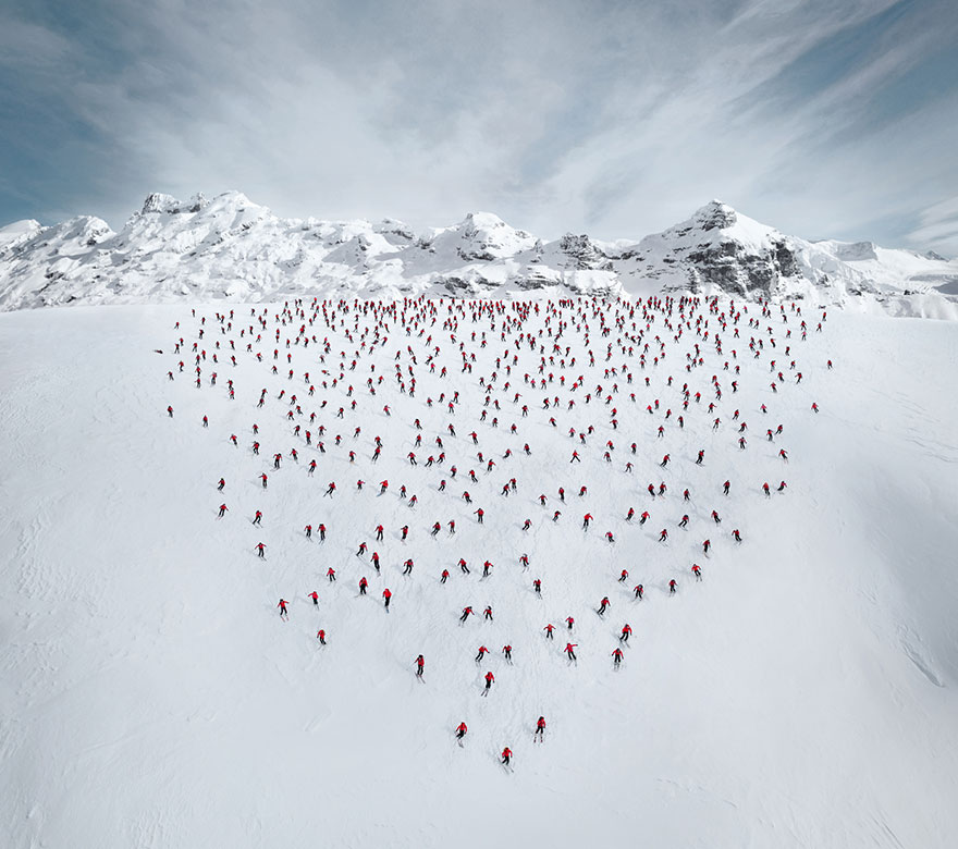 Hundreds Of Mountaineers Climb The Alps For Epic Photoshoot Hundreds Of Mountaineers Climb The Alps For Epic Photoshoot