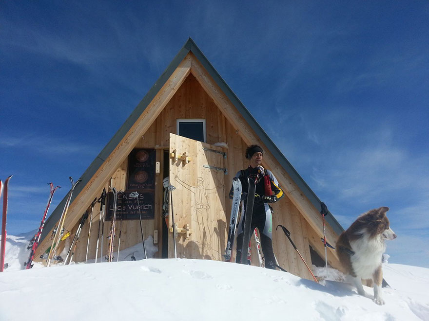 Sleeping In This Mountain Hut Is Totally Free – If You’re Willing To Climb 8,300ft To Get There Sleeping In This Mountain Hut Is Totally Free – If You’re Willing To Climb 8,300ft To Get There