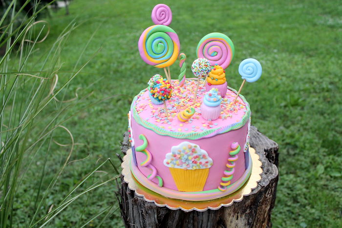 183 Of The Most Creative Cakes That Are Too Cool To Eat