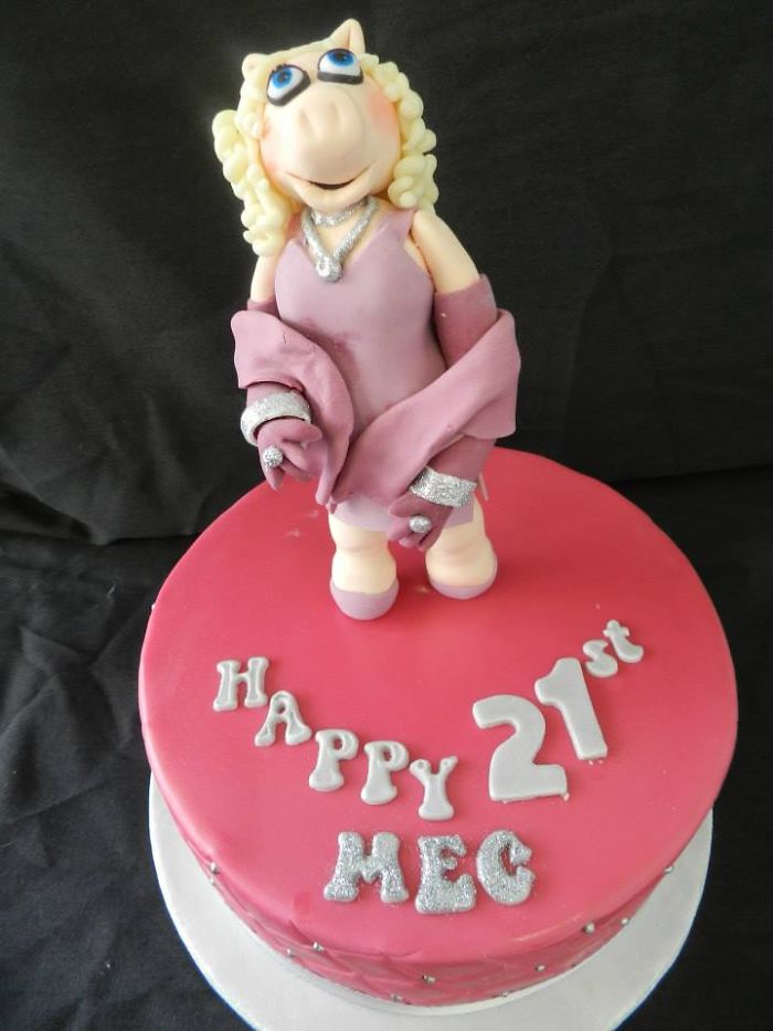 183 Of The Most Creative Cakes That Are Too Cool To Eat