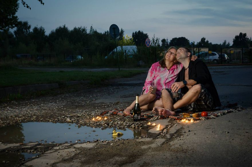 Friends Take Funny Pothole Photos To Draw Government&#8217;s Attention To Poor Road Conditions In Kaunas