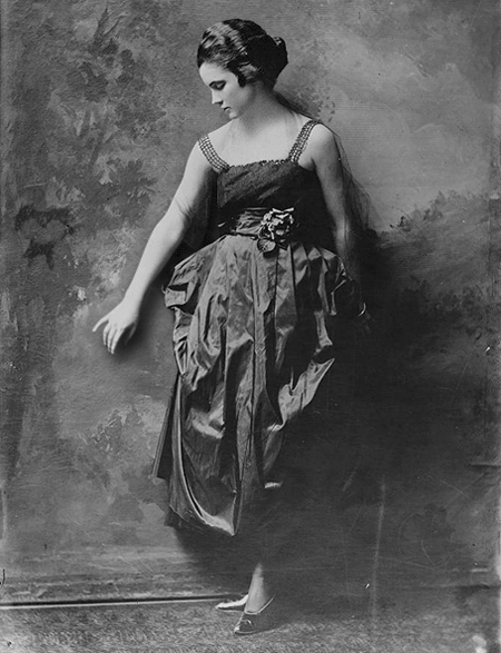 Artist Turns Historic B&#038;W Photos Into Haunting GIFs