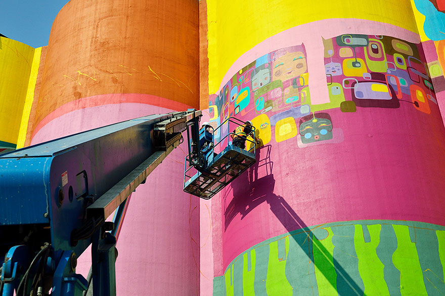 Twin Brothers Turn 70 Ft Silos In Vancouver Into Colorful Giants