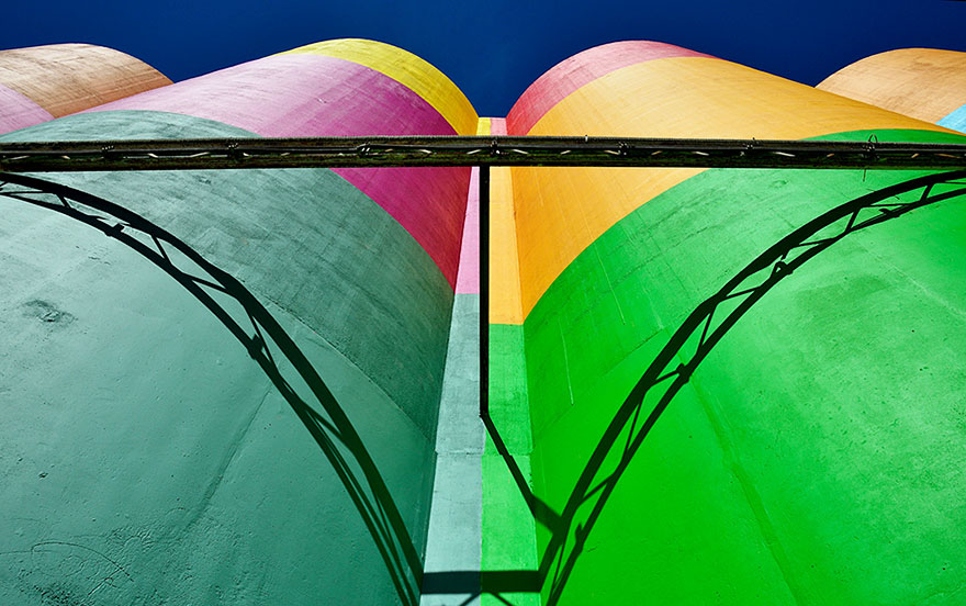 Twin Brothers Turn 70 Ft Silos In Vancouver Into Colorful Giants