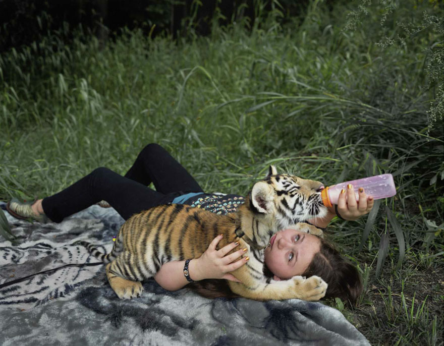 Amelia And The Animals: Photographer Mom Captures Daughter&#8217;s Love For Animals