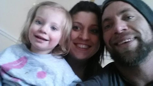 Parents Tattoo Their Legs With Daughter&#8217;s Birthmark So She Won&#8217;t Feel Different