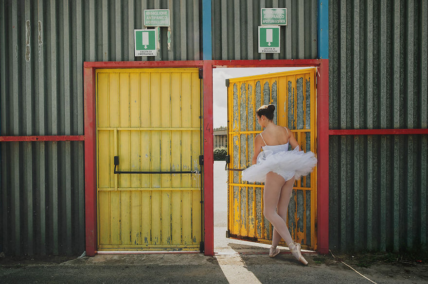 I Photograph A Ballerina&#8217;s Daily Life To Show That Dancers Can Express Themselves Anywhere
