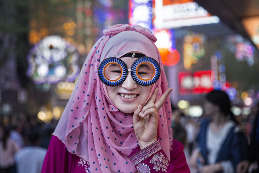Iranian Artist Takes Bizarre Eyeware Into The Streets Of Shanghai