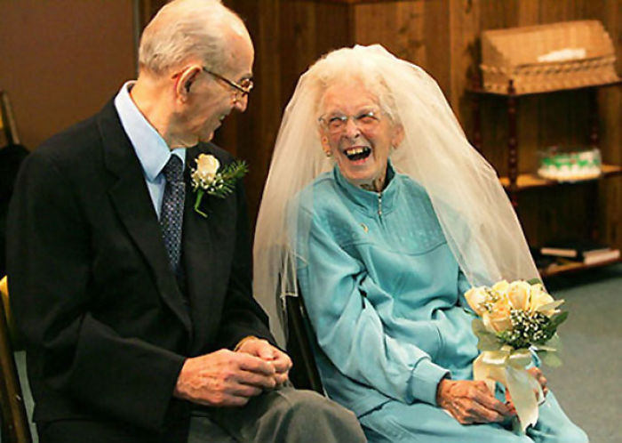 28 Elderly Couple Wedding Photos Proving You&#8217;re Never Too Late To Find The One