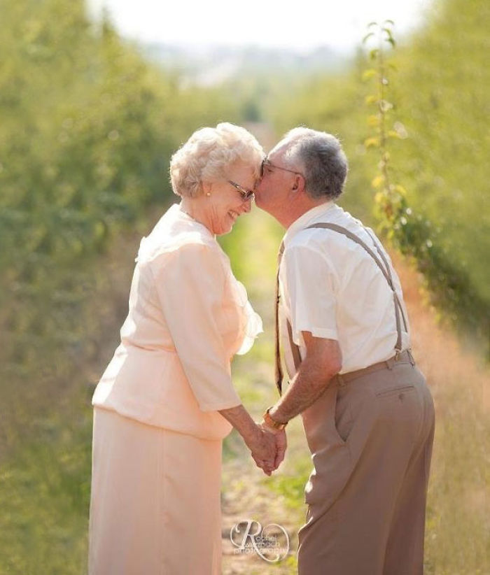 28 Elderly Couple Wedding Photos Proving You&#8217;re Never Too Late To Find The One