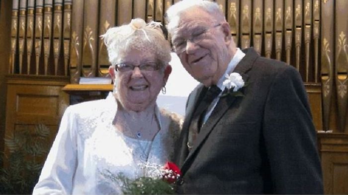 28 Elderly Couple Wedding Photos Proving You&#8217;re Never Too Late To Find The One