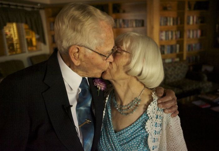 28 Elderly Couple Wedding Photos Proving You&#8217;re Never Too Late To Find The One