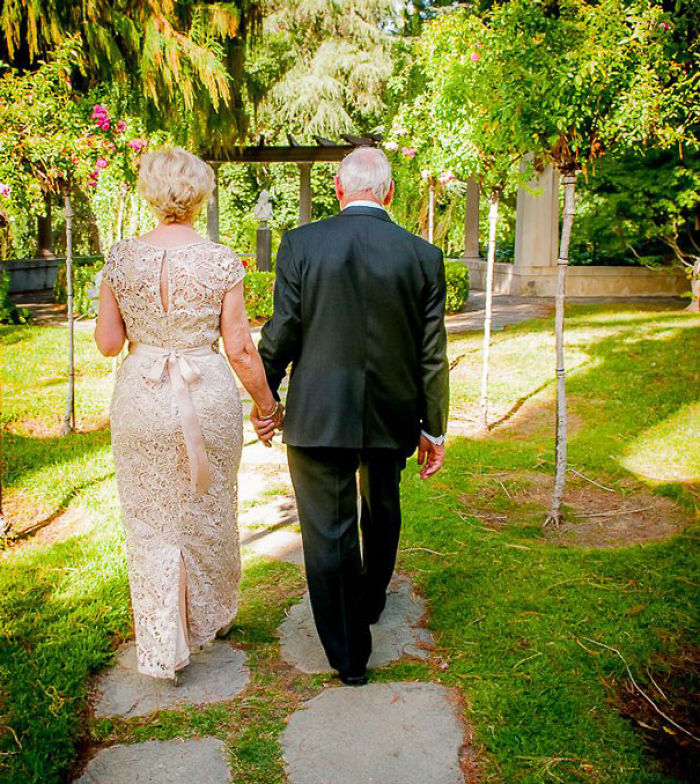 28 Elderly Couple Wedding Photos Proving You&#8217;re Never Too Late To Find The One