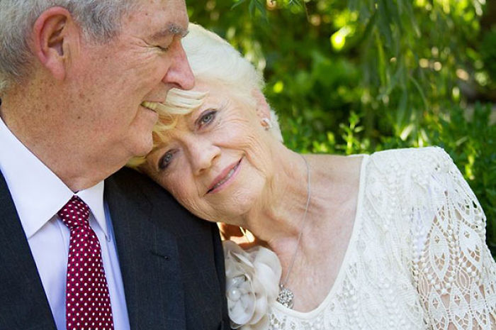28 Elderly Couple Wedding Photos Proving You&#8217;re Never Too Late To Find The One