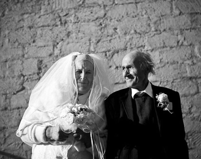 28 Elderly Couple Wedding Photos Proving You&#8217;re Never Too Late To Find The One