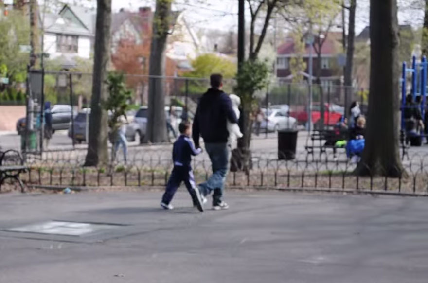 Shocking Social Experiment Shows How Easy It Is For A Stranger To Abduct A Child Shocking Social Experiment Shows How Easy It Is For A Stranger To Abduct A Child