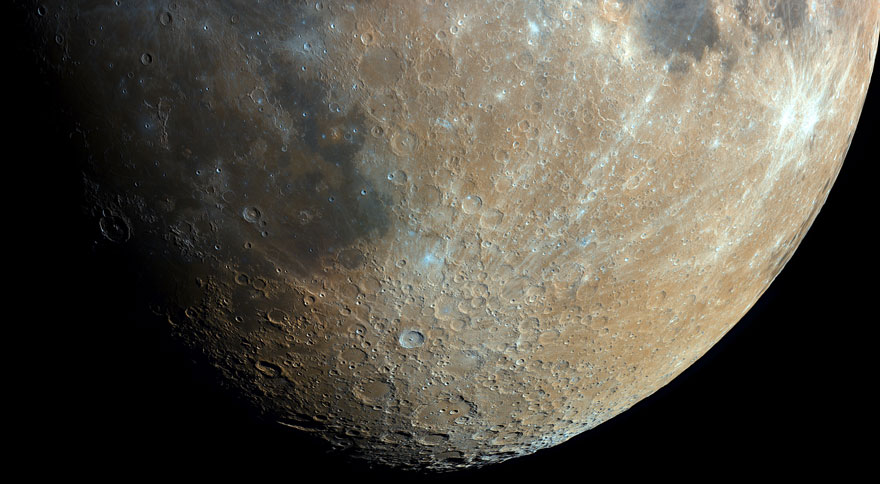 Self-Taught Polish Astrophotographer Captures High-Res Moon Photo By Combining 32,000 Shots Self-Taught Polish Astrophotographer Captures High-Res Moon Photo By Combining 32,000 Shots