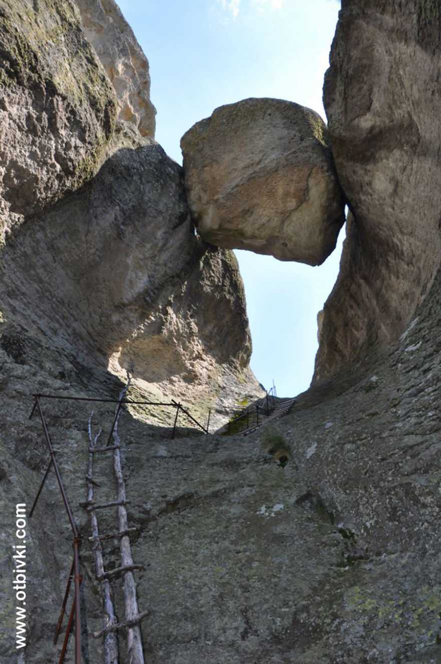 175 Unbelievable Places That Look Like They’re From Another Planet 175 Unbelievable Places That Look Like They’re From Another Planet