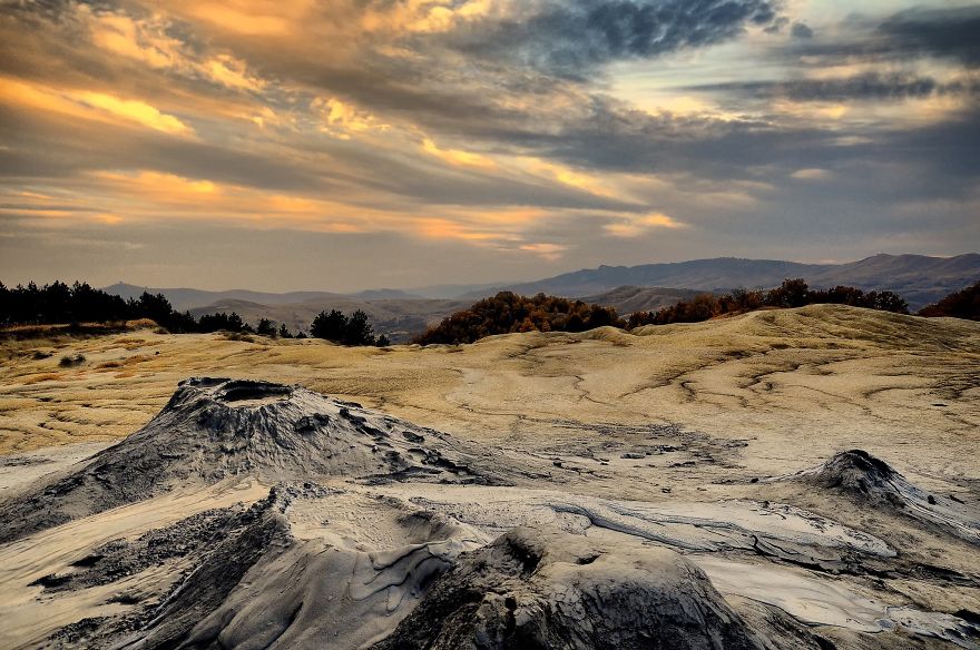 175 Unbelievable Places That Look Like They’re From Another Planet 175 Unbelievable Places That Look Like They’re From Another Planet