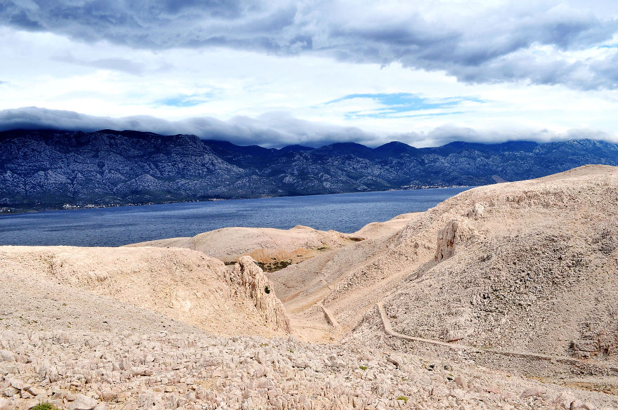 175 Unbelievable Places That Look Like They’re From Another Planet 175 Unbelievable Places That Look Like They’re From Another Planet