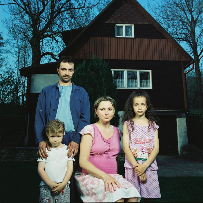 Photographer Imagines Her Life With Dozens Of Different Men In Self-Portraits Photographer Imagines Her Life With Dozens Of Different Men In Self-Portraits