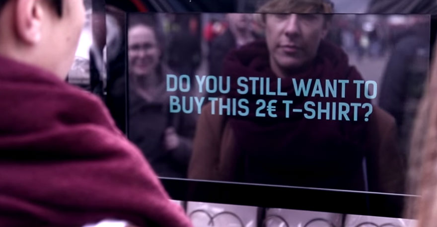 This Vending Machine Sold T-Shirts For Only 2 Euros, But Nobody Wanted To Buy Them This Vending Machine Sold T-Shirts For Only 2 Euros, But Nobody Wanted To Buy Them