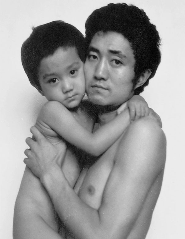 Father And Son Took The Same Picture For 28 Years &#8211; Until The Last One