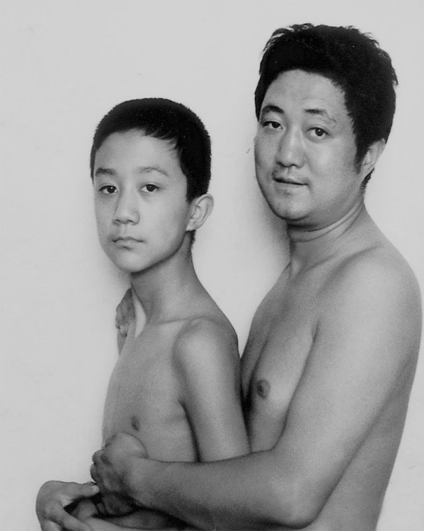 Father And Son Took The Same Picture For 28 Years &#8211; Until The Last One