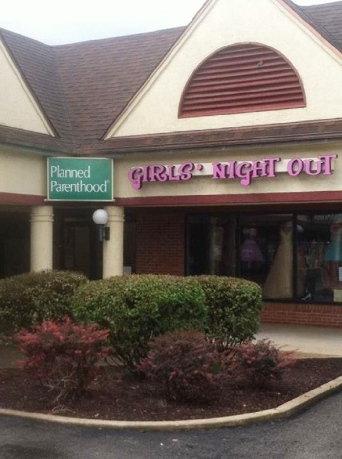 88 Funny Placement Coincidences That Tell A Different Story 88 Funny Placement Coincidences That Tell A Different Story