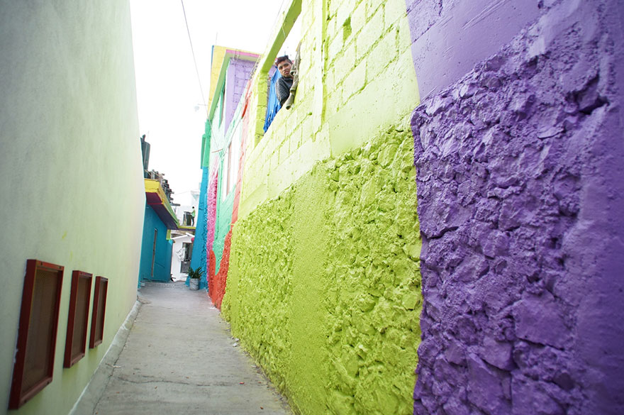 Mexican Government Asked Street Artists To Paint 200 Houses To Unite Community Mexican Government Asked Street Artists To Paint 200 Houses To Unite Community