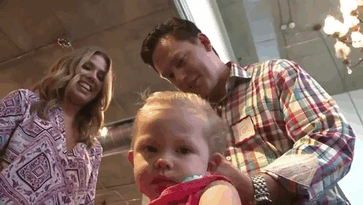 Hair Salon Teaches Dads How To Do Their Daughters&#8217; Hair By Offering Beer